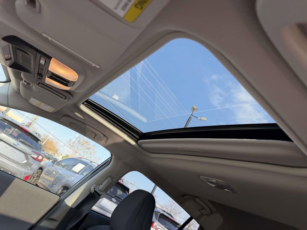 Used 2025 Subaru Outback Premium image 19