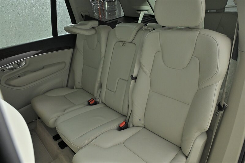 Used 2016 Volvo XC90 T6 Momentum w/ Momentum Plus Package AWD/4WD image 22