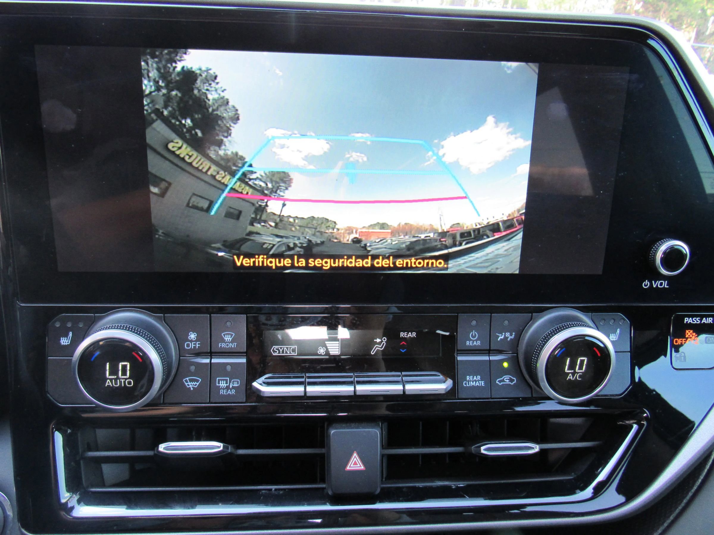 Used 2023 Toyota Highlander Bronze Edition image 20