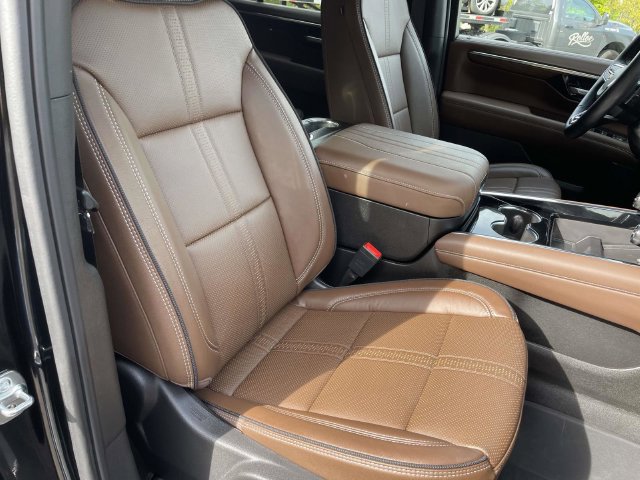 Certified 2025 Chevrolet Tahoe High Country AWD/4WD image 25