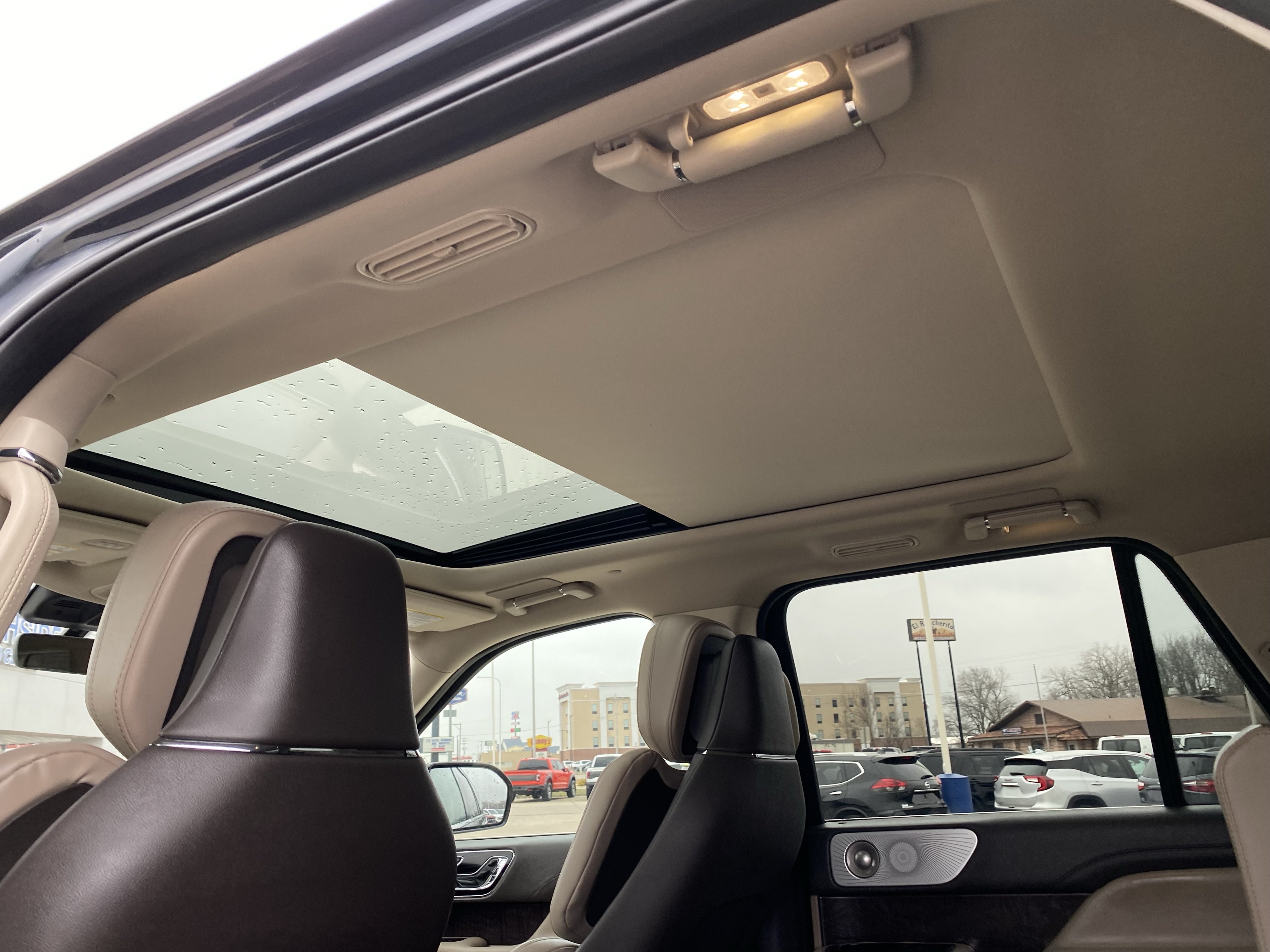 Used 2024 Lincoln Navigator Reserve AWD/4WD image 11