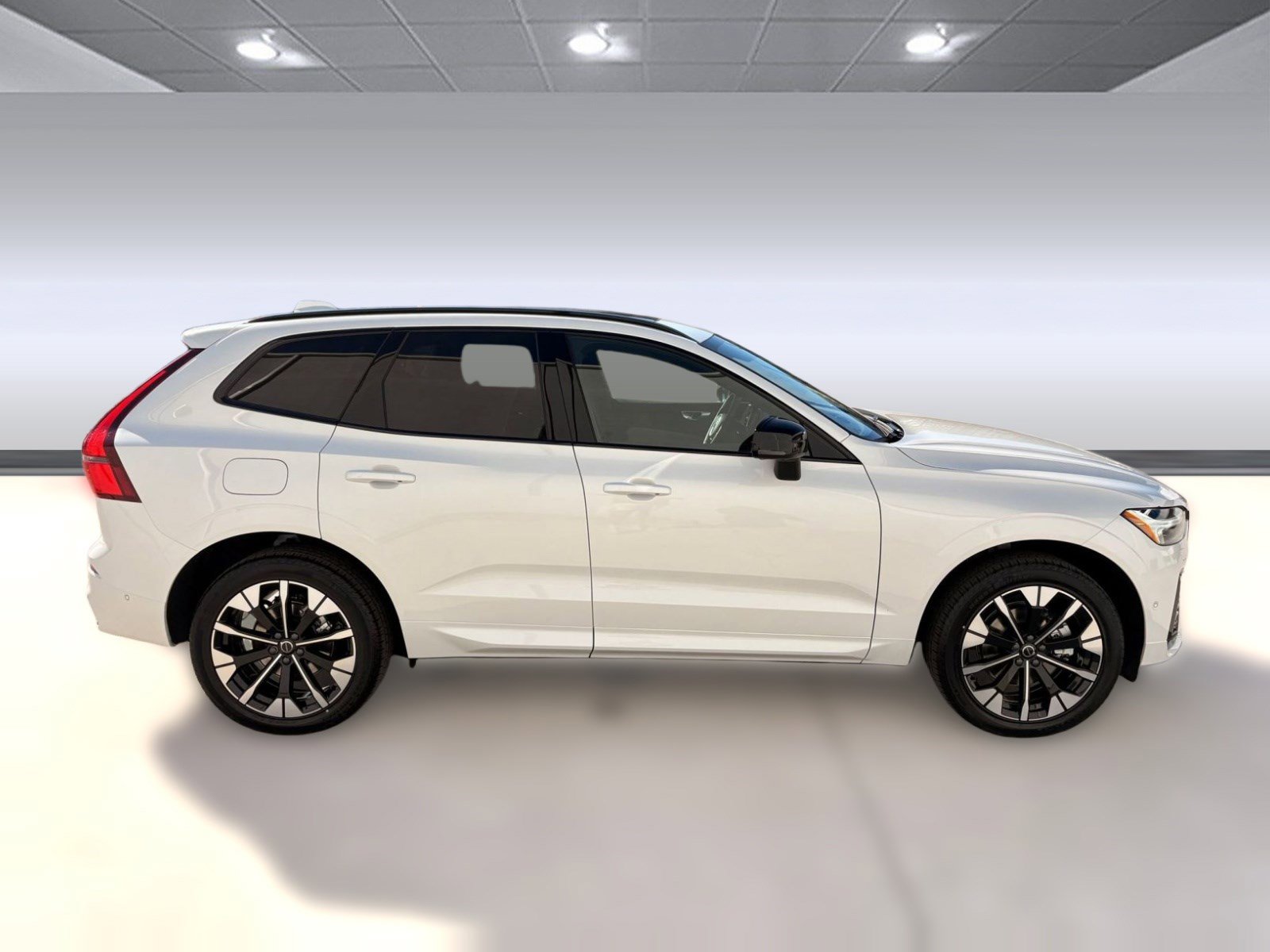 Used 2026 Volvo XC60 B5 Plus w/ Protection Package Premier image 8