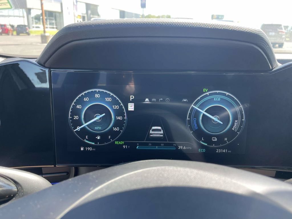 Used 2024 Hyundai Elantra Limited FWD image 30