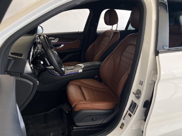 Used 2021 Mercedes-Benz GLC 300 4MATIC image 33