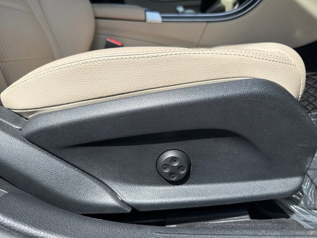 Used 2018 Mercedes-Benz C 300 4MATIC Sedan image 21