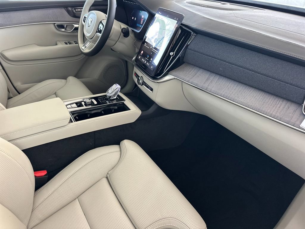 New 2026 Volvo XC90 T8 Ultra w/ Lounge Package image 16