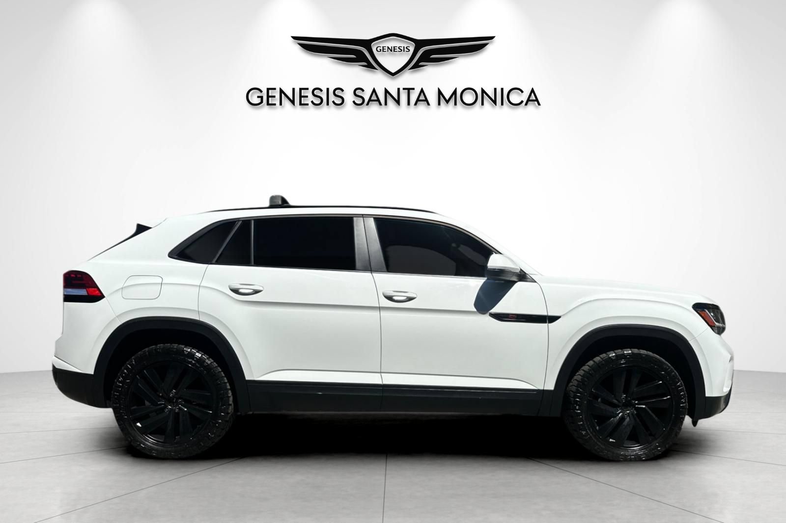 Used 2022 Volkswagen Atlas Cross Sport SE AWD/4WD image 3
