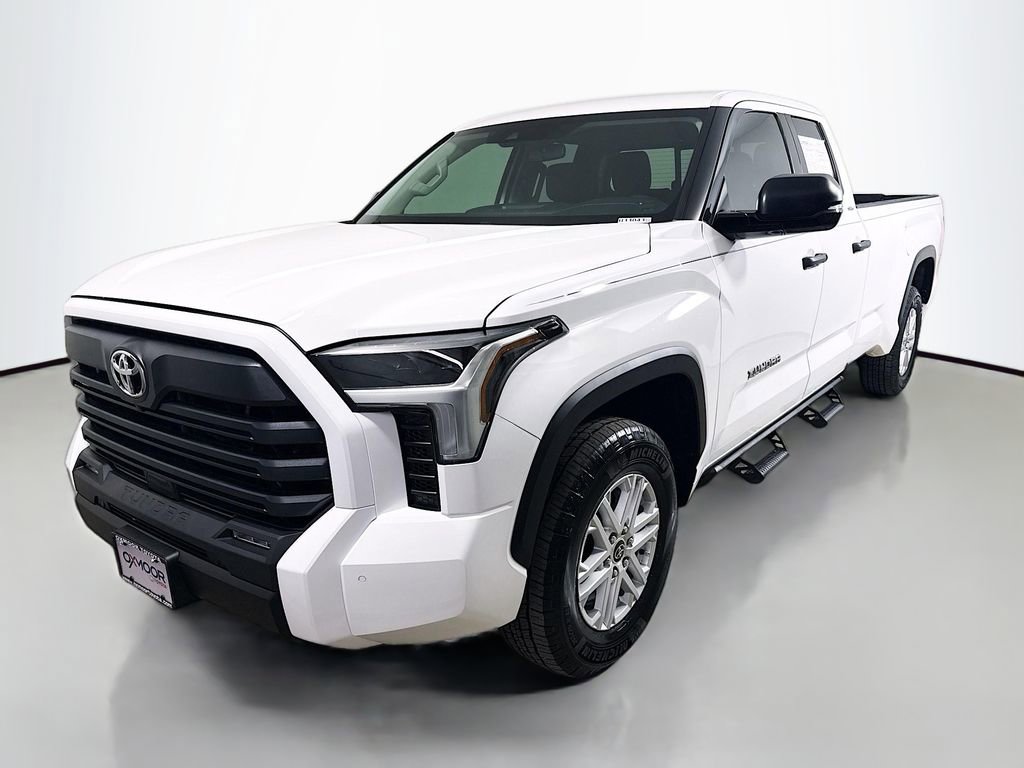 Used 2022 Toyota Tundra SR5 w/ SR5 Convenience Package AWD/4WD image 3