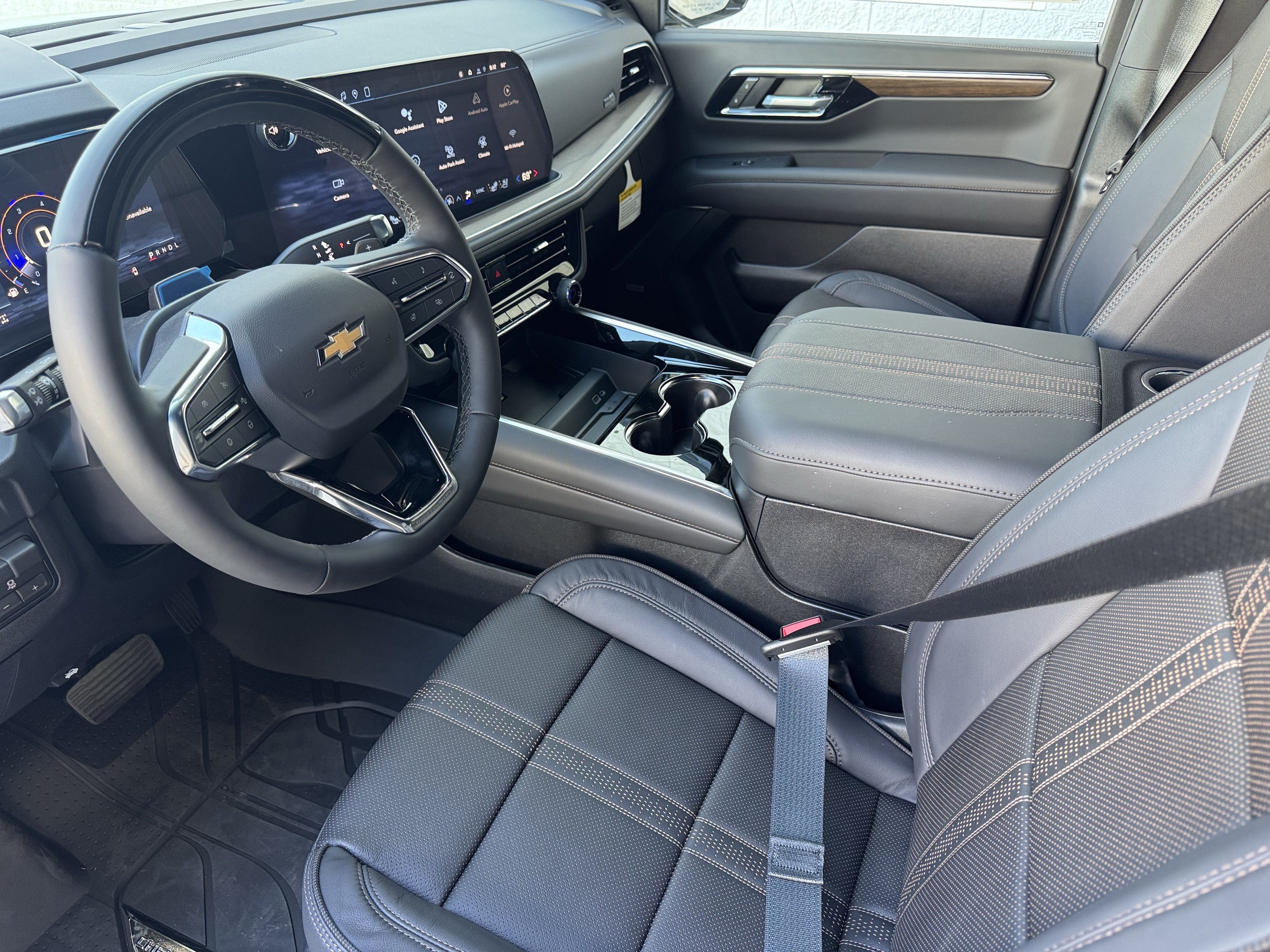 New 2026 Chevrolet Suburban High Country AWD/4WD image 8