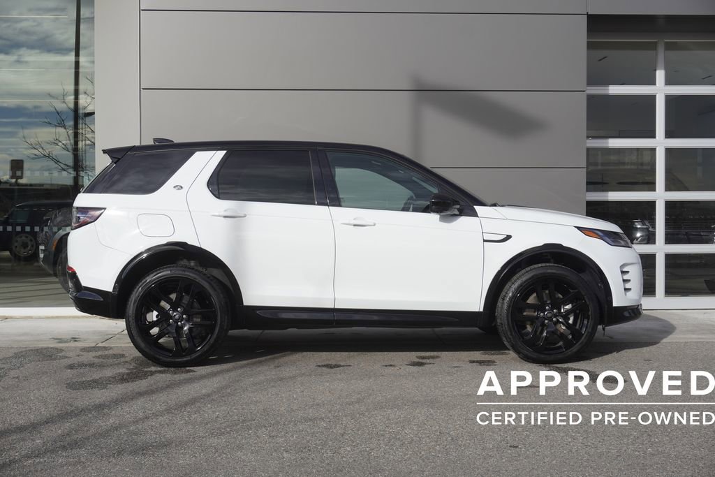 Used 2025 Land Rover Discovery Sport Dynamic SE image 7