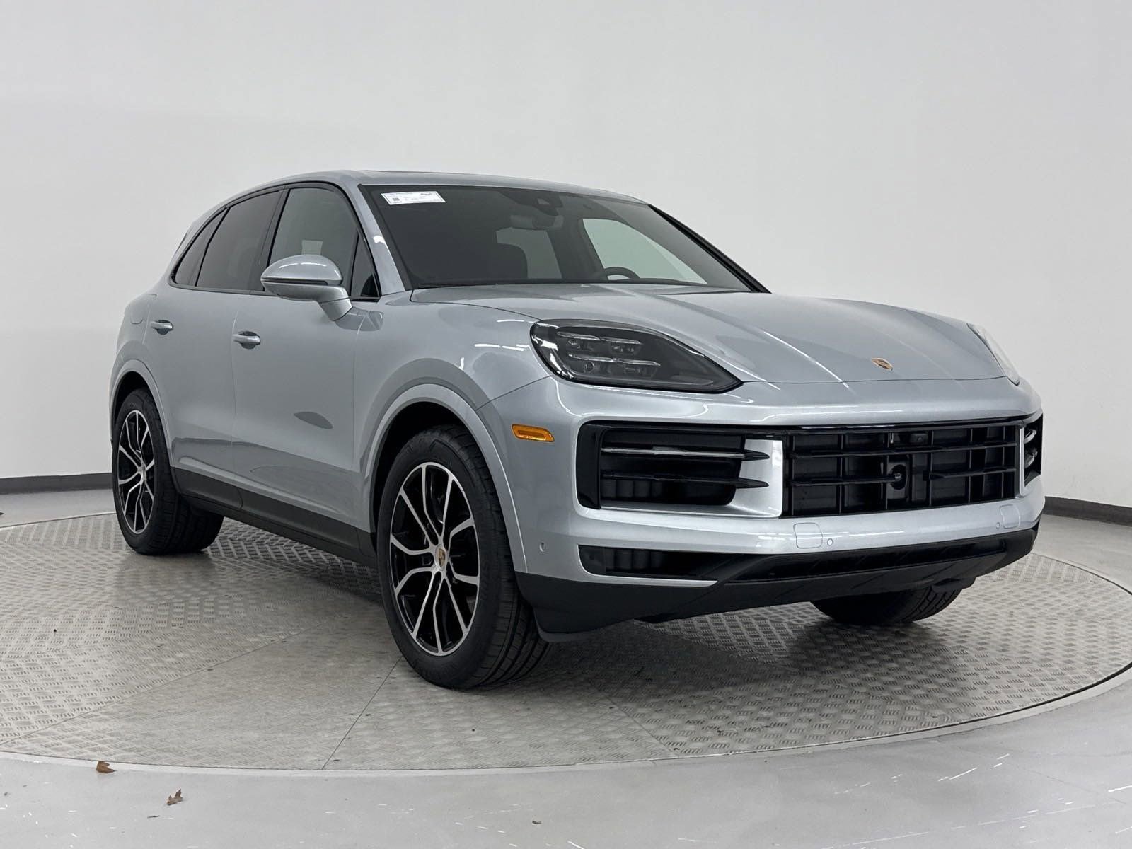 Used 2025 Porsche Cayenne image 7