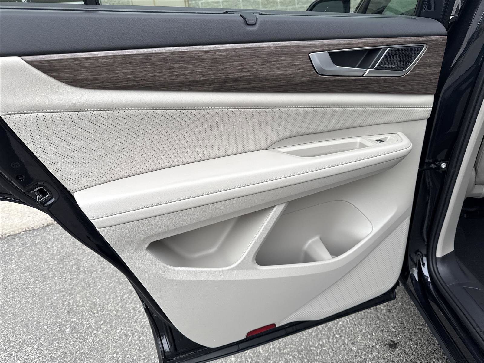 New 2025 Volkswagen Atlas SEL Premium R-Line image 27