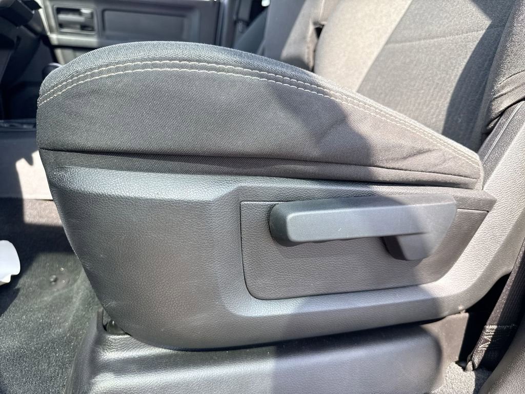 Used 2024 RAM 3500 Tradesman w/ Chrome Appearance Group AWD/4WD image 12