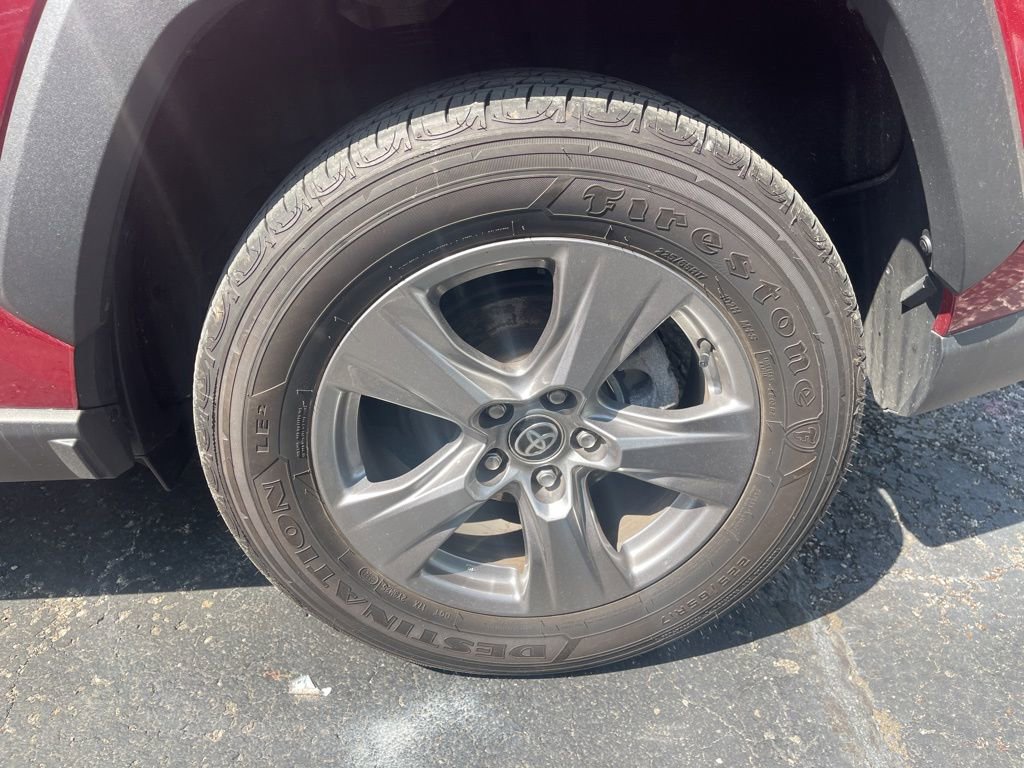 Used 2024 Toyota RAV4 XLE w/ Convenience Package AWD/4WD image 11