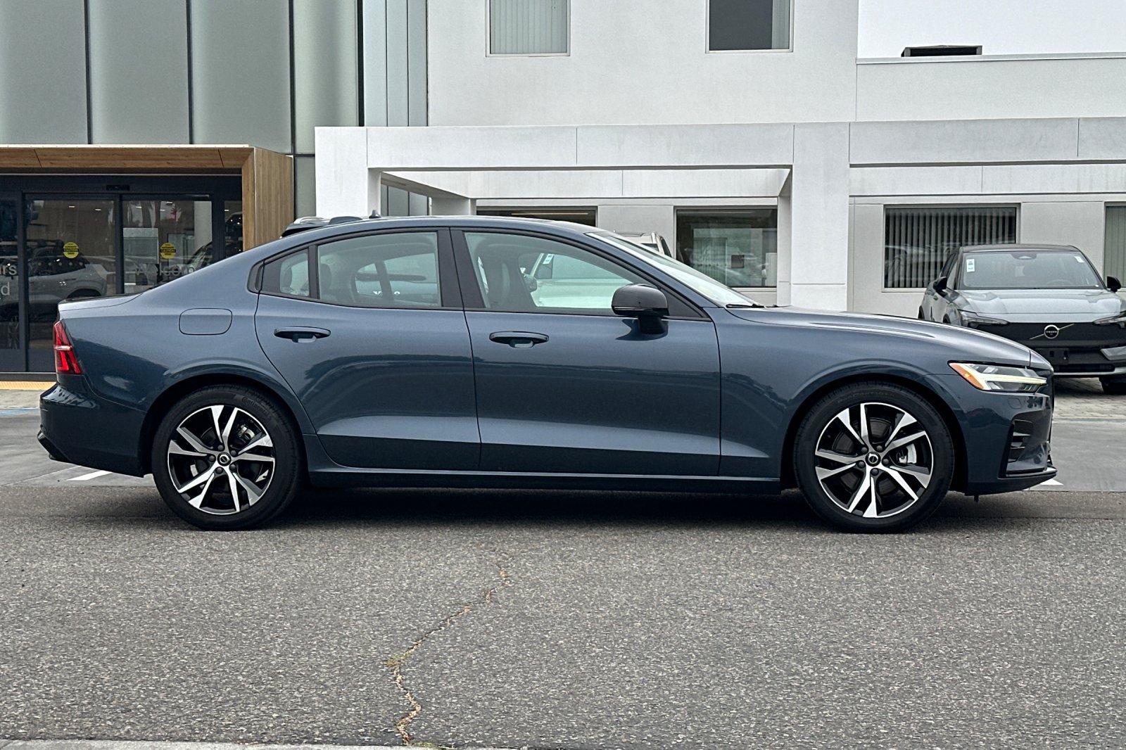 Certified 2025 Volvo S60 B5 Core FWD image 3