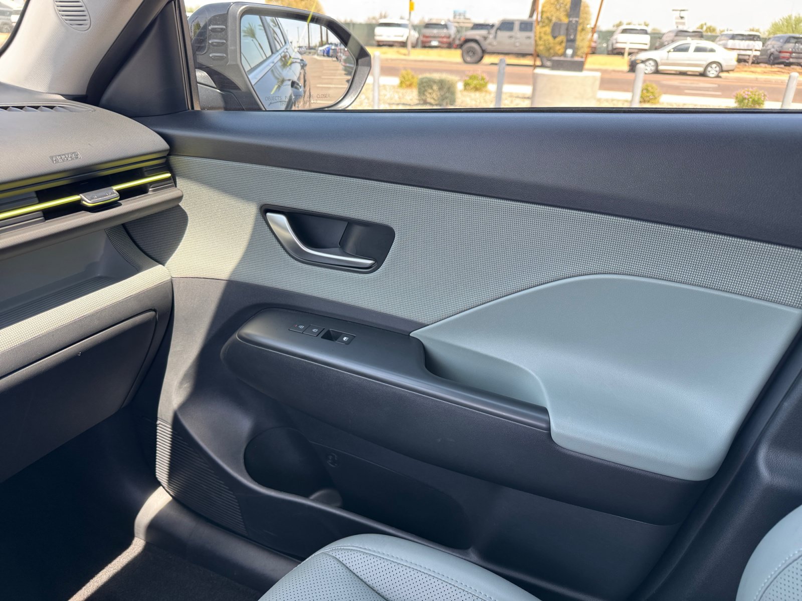 Used 2024 Hyundai Kona Limited FWD image 16