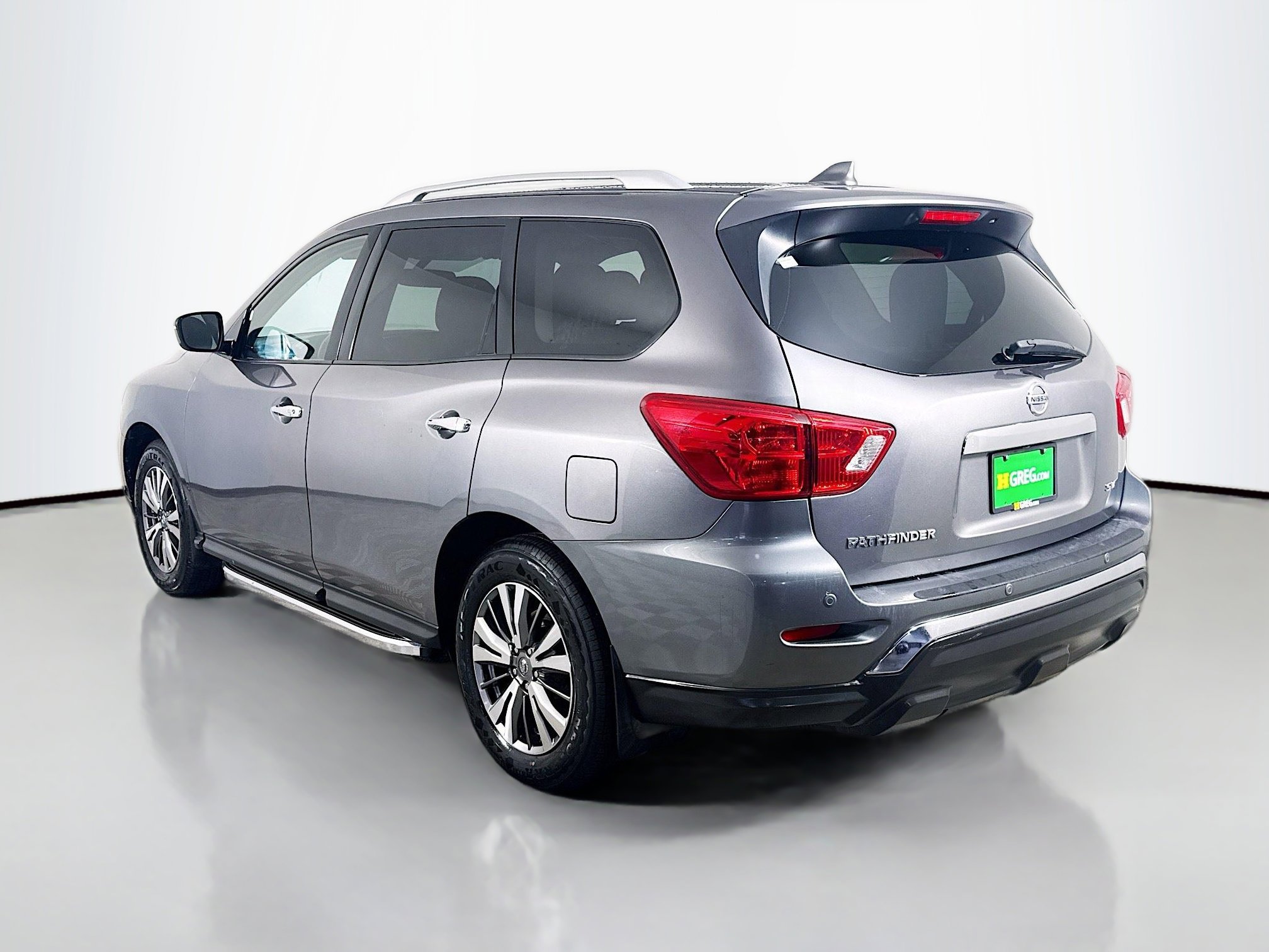 Used 2019 Nissan Pathfinder SV w/ Cargo Package FWD image 7