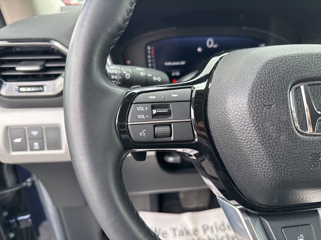 Certified 2025 Honda Pilot Elite image 16
