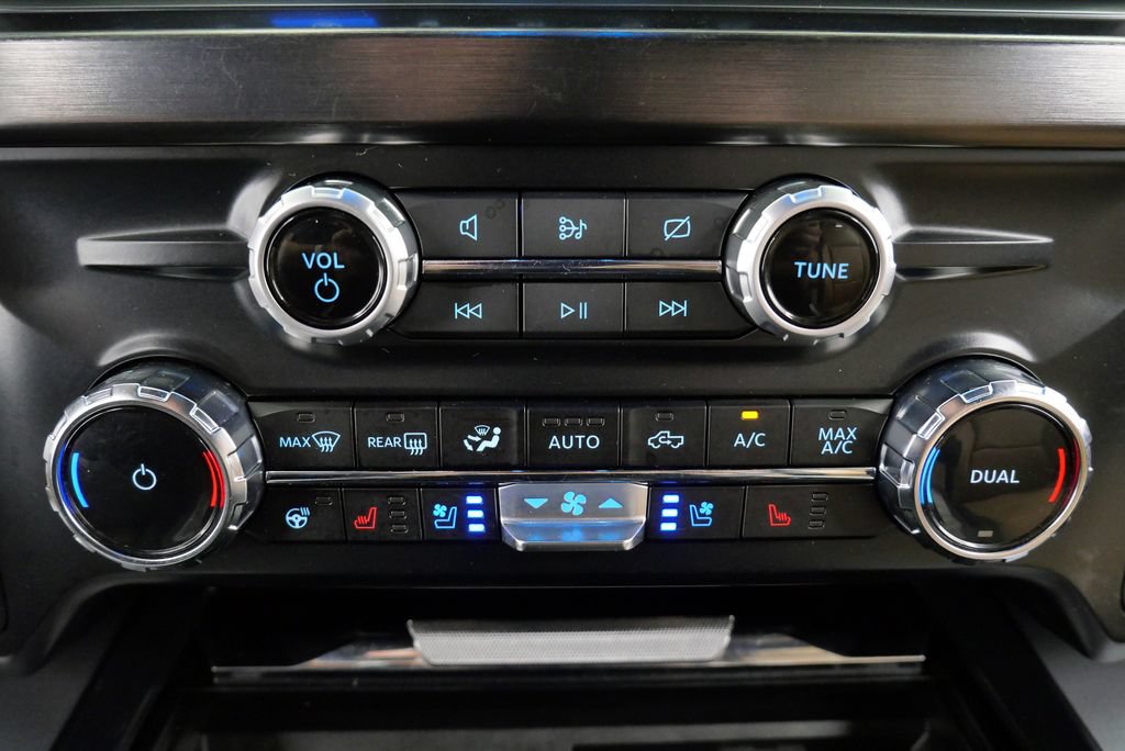 Used 2023 Ford F250 Lariat w/ Chrome Package AWD/4WD image 32