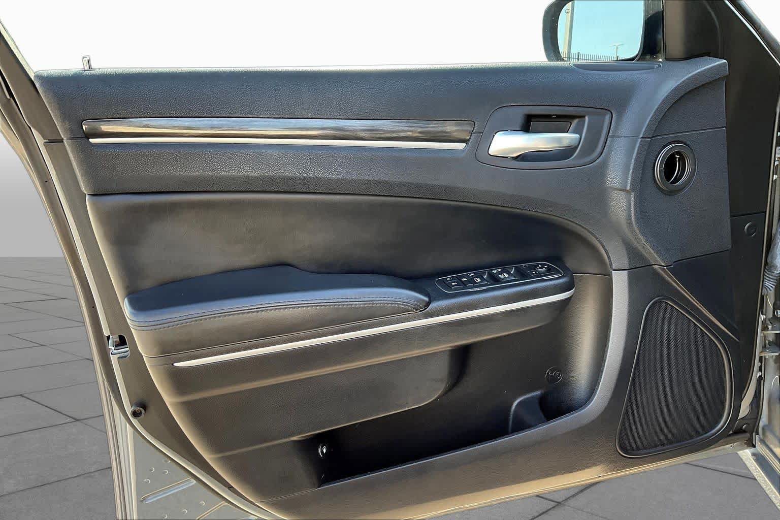 Used 2019 Chrysler 300 Touring w/ Sport Appearance Package RWD image 21
