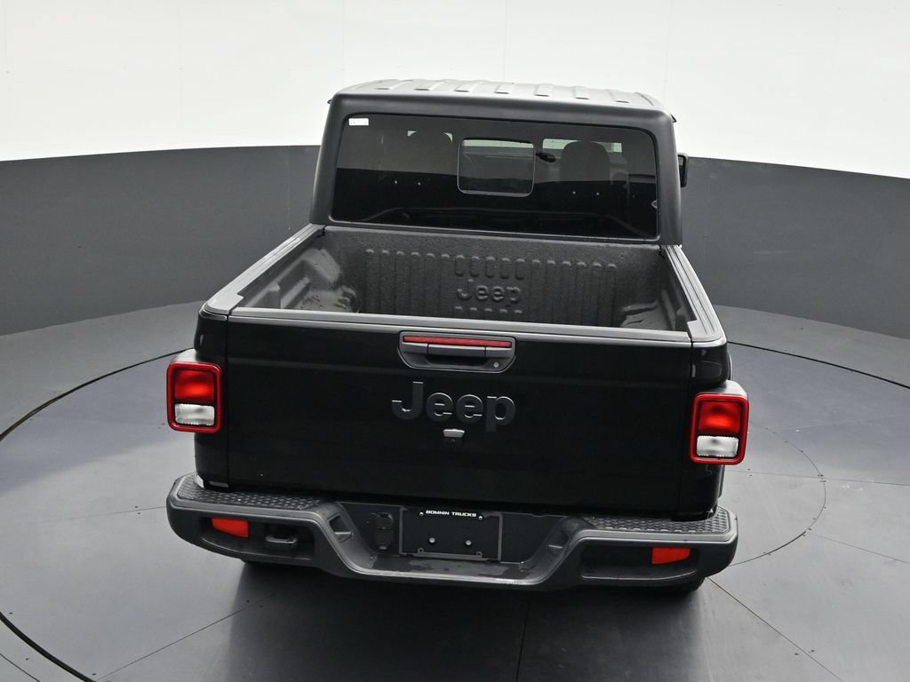 Used 2025 Jeep Gladiator Sport AWD/4WD image 17