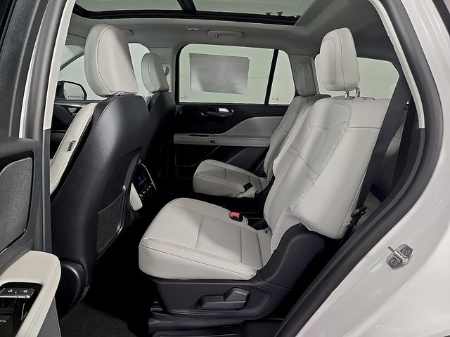 New 2026 Lincoln Aviator 2WD image 10