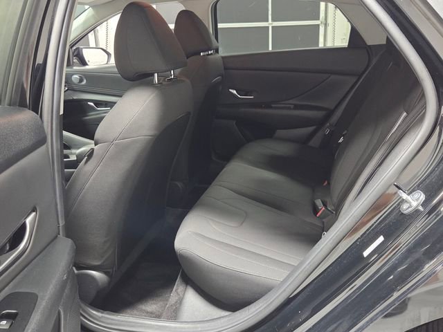 Used 2023 Hyundai Elantra SEL w/ Convenience Package FWD image 6