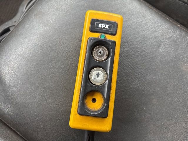 Used 2004 GMC Sierra 3500 SLE image 8