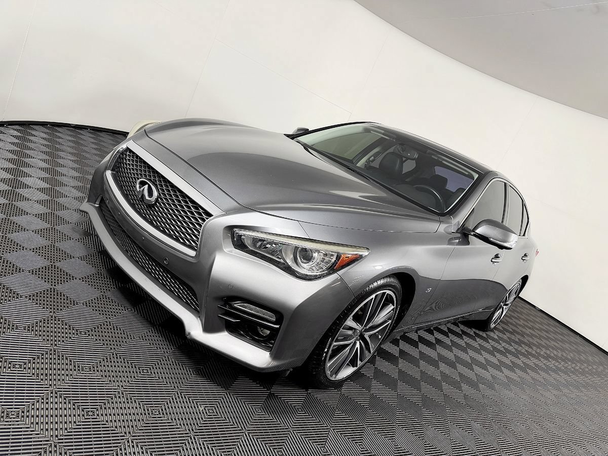 Used 2015 INFINITI Q50 w/ Deluxe Touring Package RWD image 17