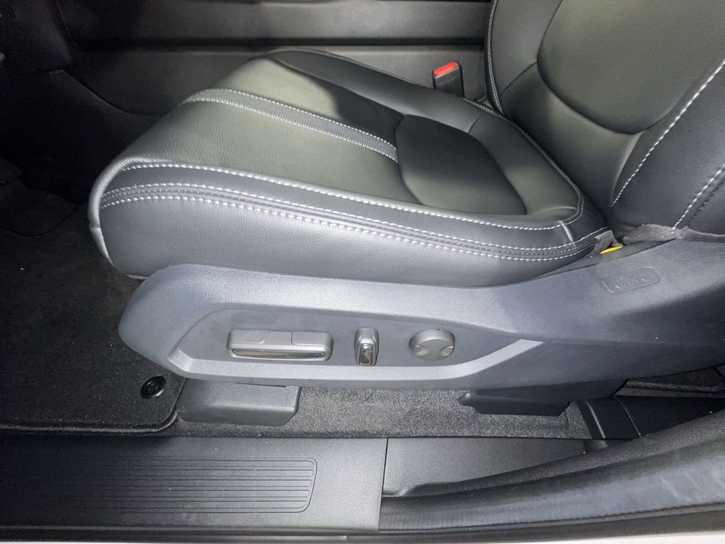 Used 2023 Honda Pilot Touring image 15