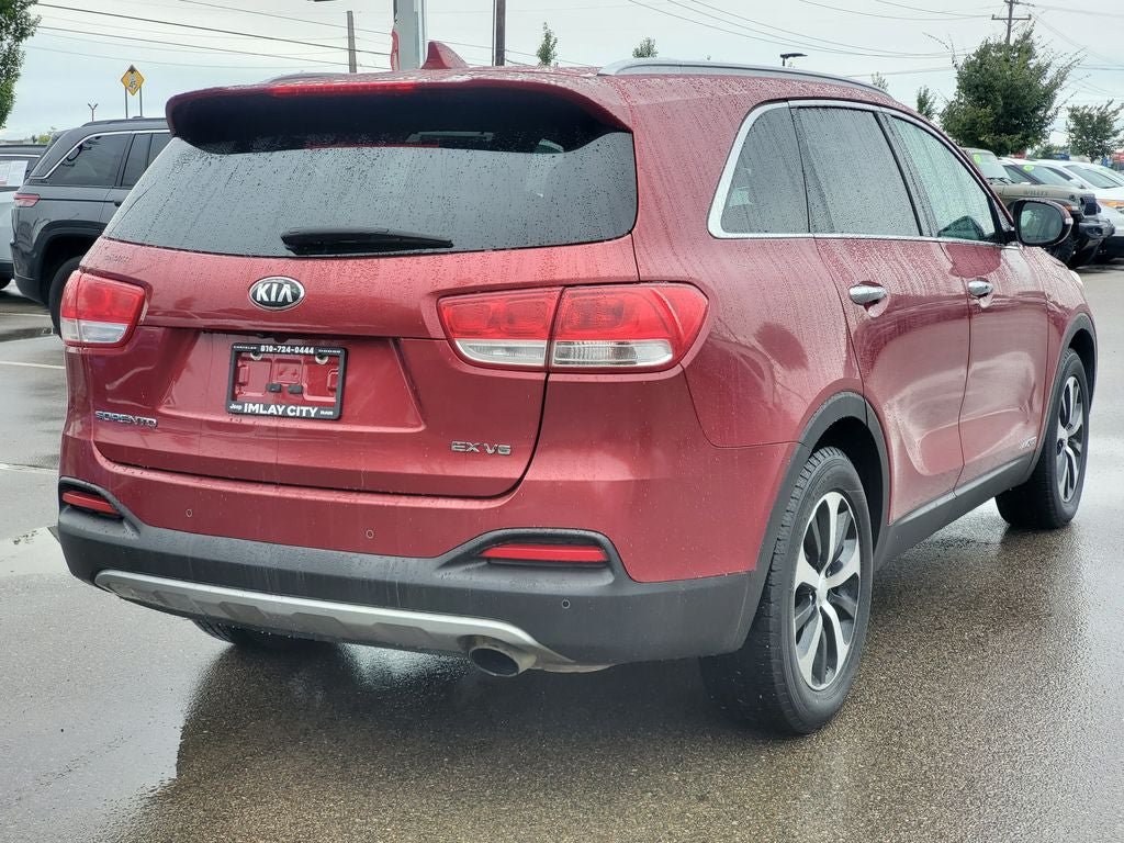 Used 2017 Kia Sorento EX w/ EX V6 Premium Package AWD/4WD image 4