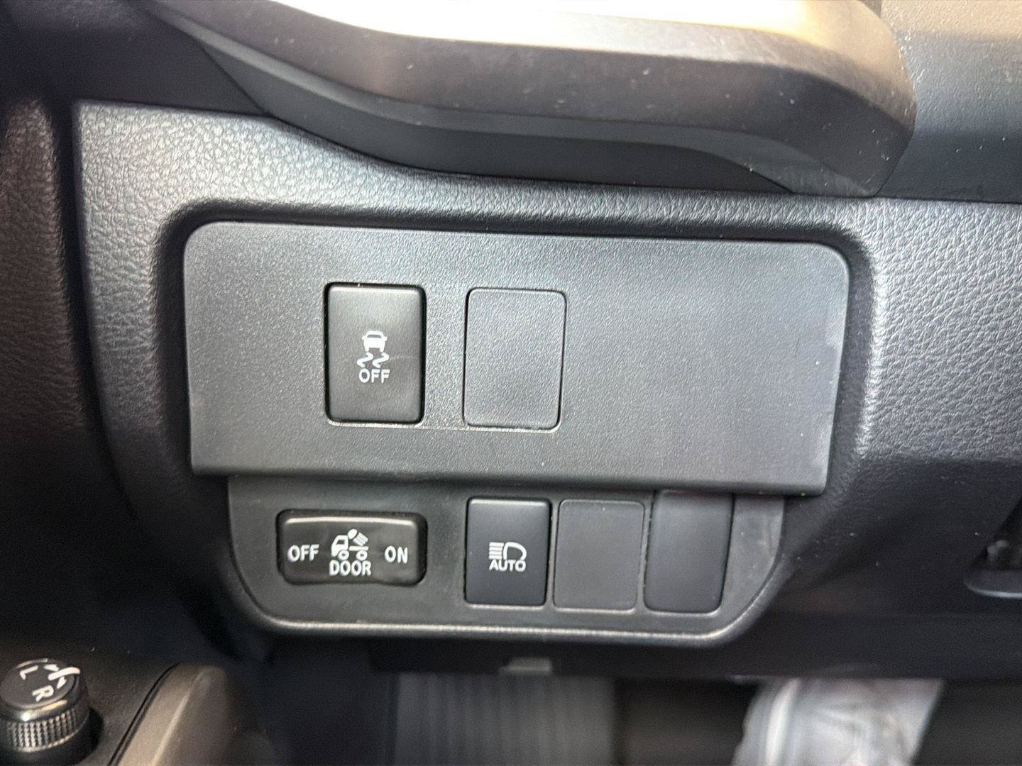 Used 2023 Toyota Tacoma SR5 RWD image 18