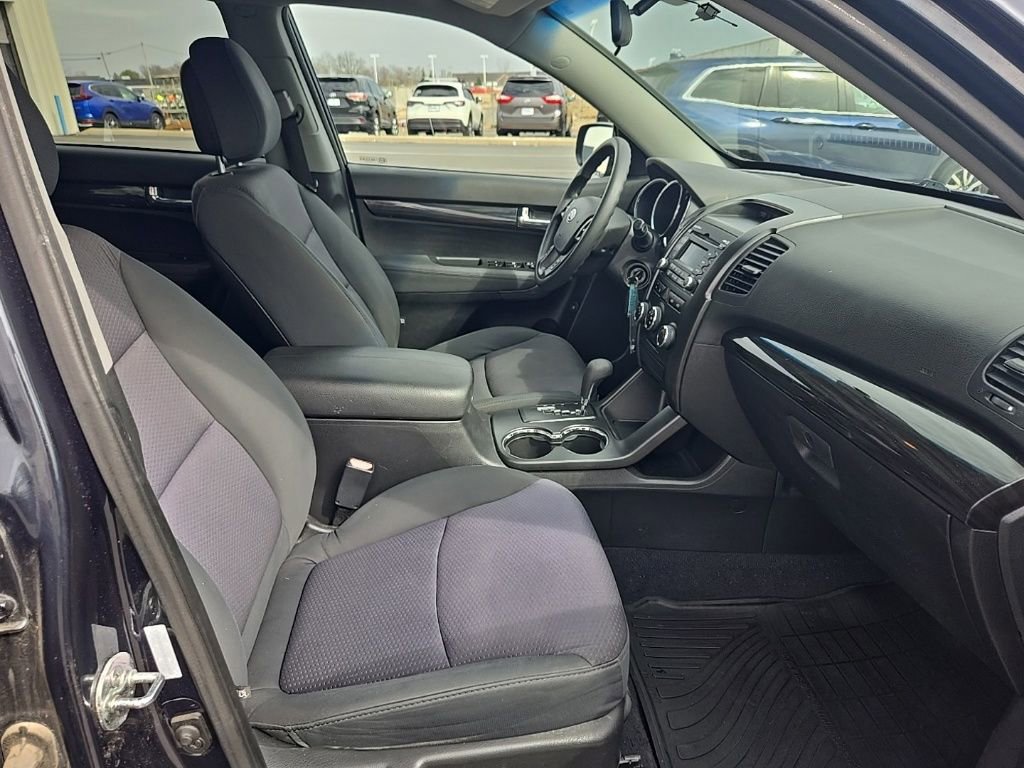 Used 2012 Kia Sorento LX image 29