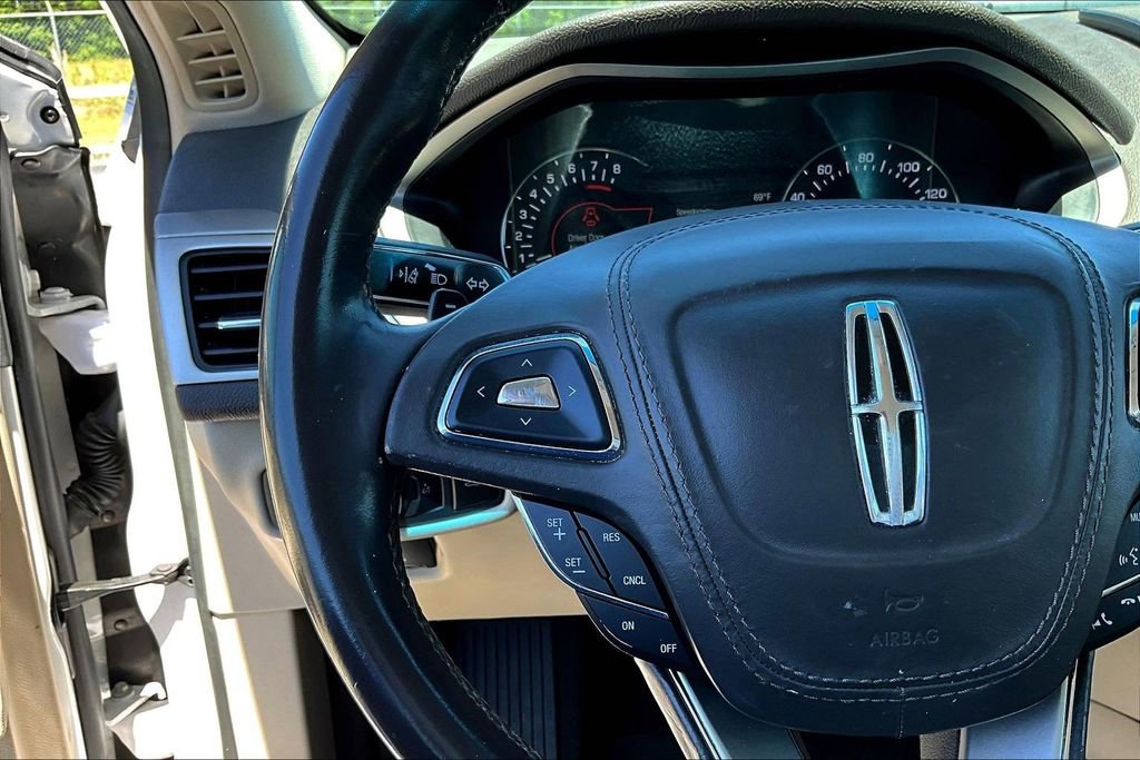 Used 2019 Lincoln MKZ Premiere FWD image 13
