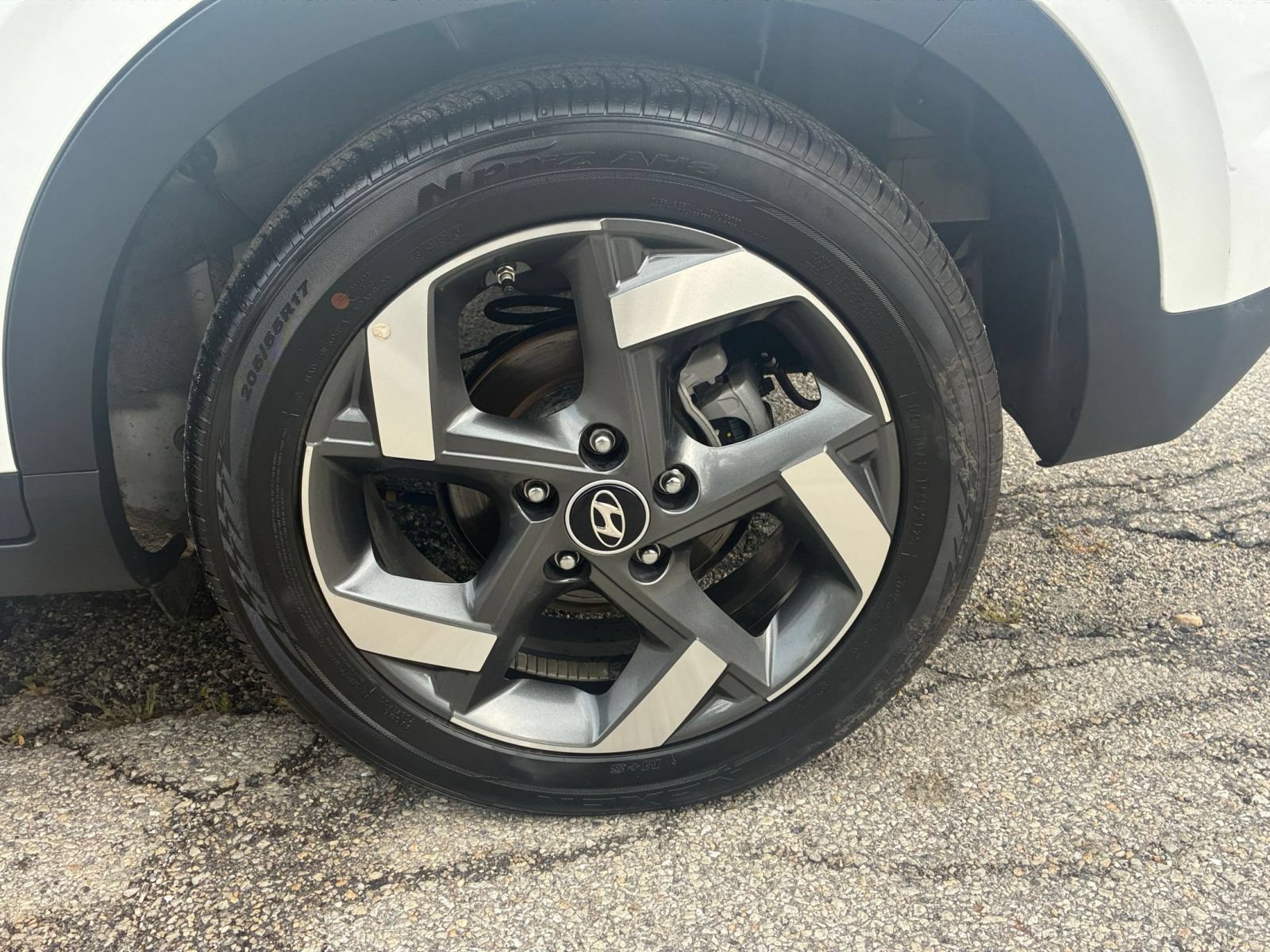 Used 2026 Hyundai Venue SEL FWD image 24