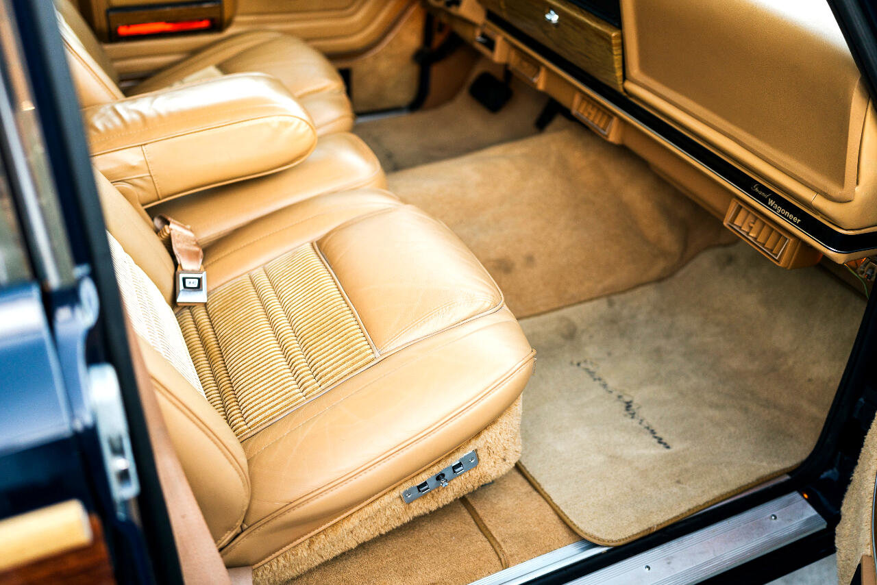 Used 1987 Jeep Grand Wagoneer image 70