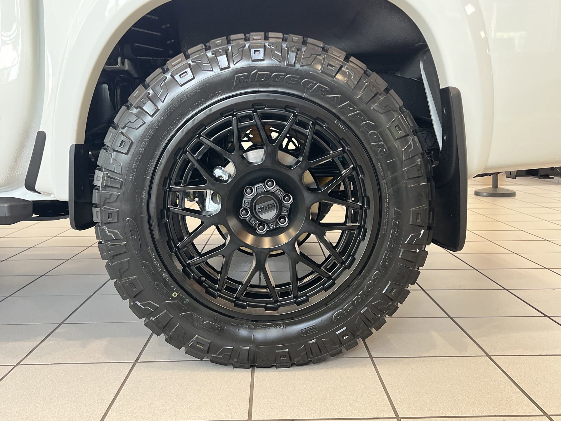New 2026 Nissan Frontier PRO-4X AWD/4WD image 2