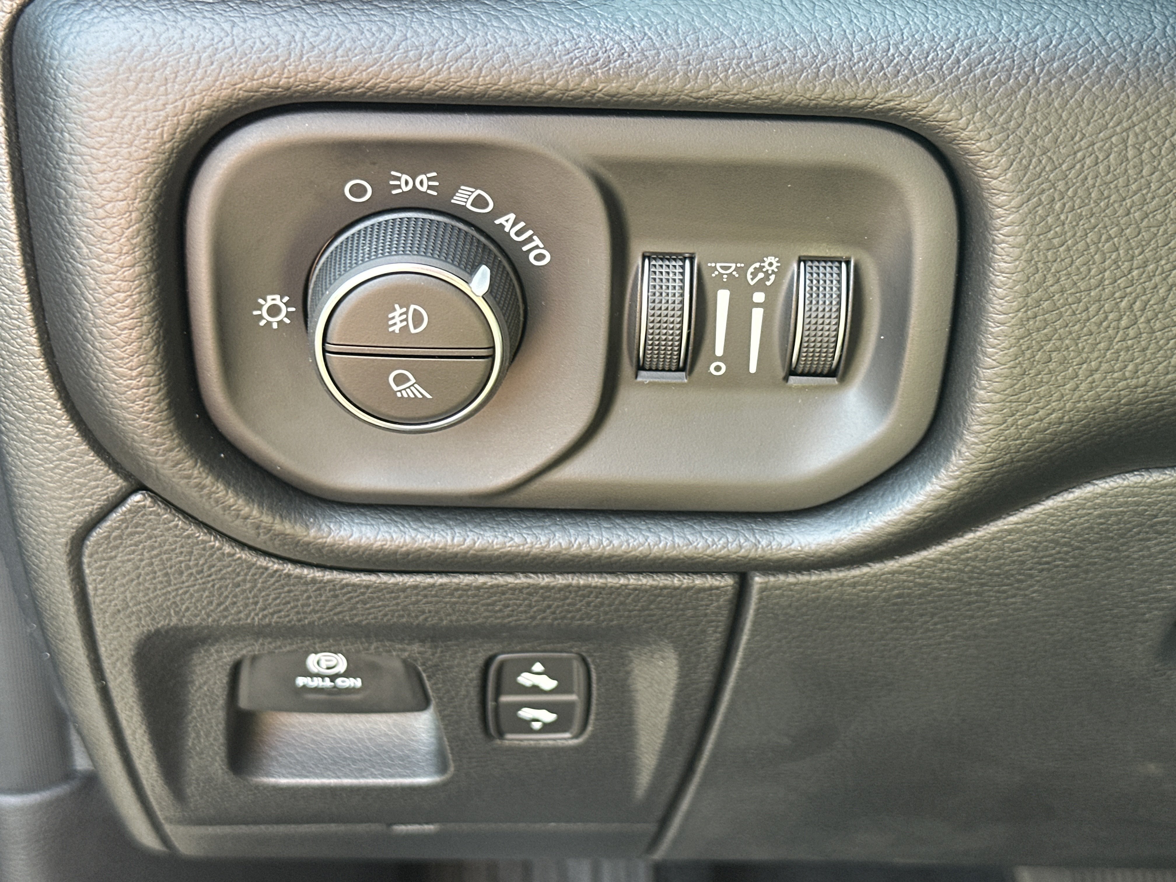 New 2027 RAM 1500 Big Horn AWD/4WD image 13