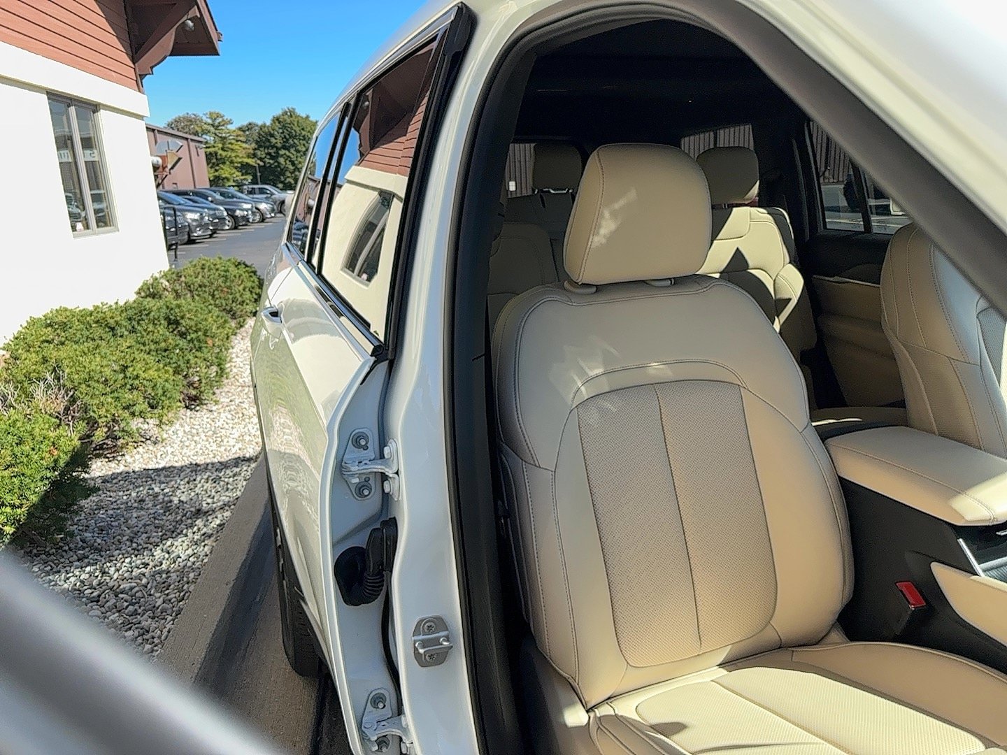 New 2027 Jeep Grand Cherokee L Limited AWD/4WD image 5