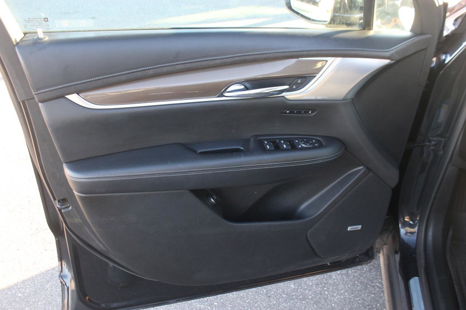 Used 2020 Cadillac XT6 Premium Luxury w/ Platinum Package image 13