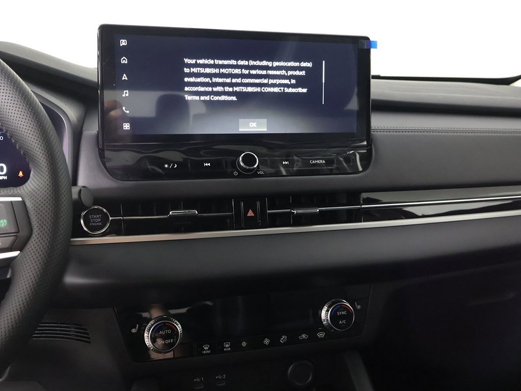 New 2025 Mitsubishi Outlander SE image 45