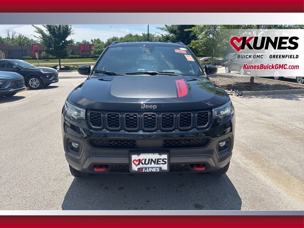 Used 2024 Jeep Compass Trailhawk image 4