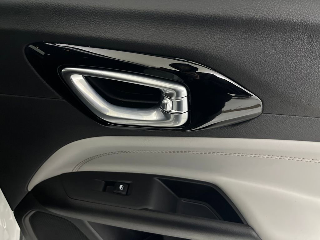 Used 2025 Jeep Compass Limited image 58