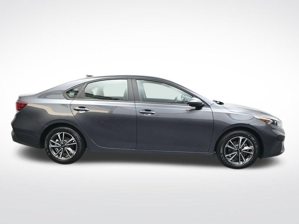 Used 2024 Kia Forte LXS FWD image 9