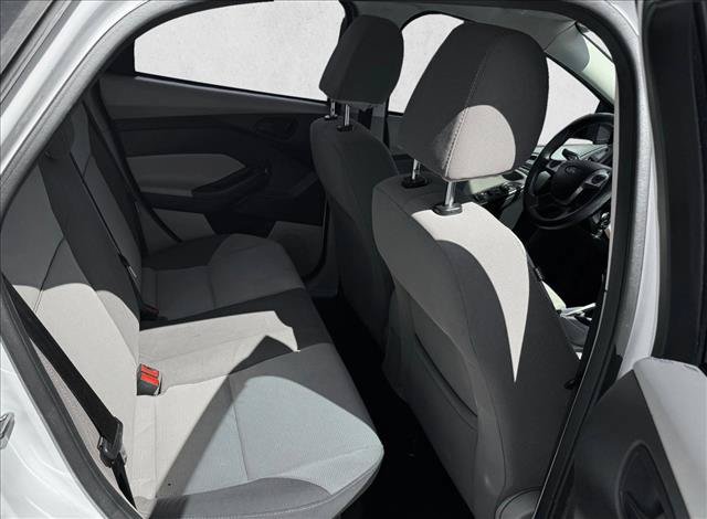 Used 2012 Ford Focus SE FWD image 17