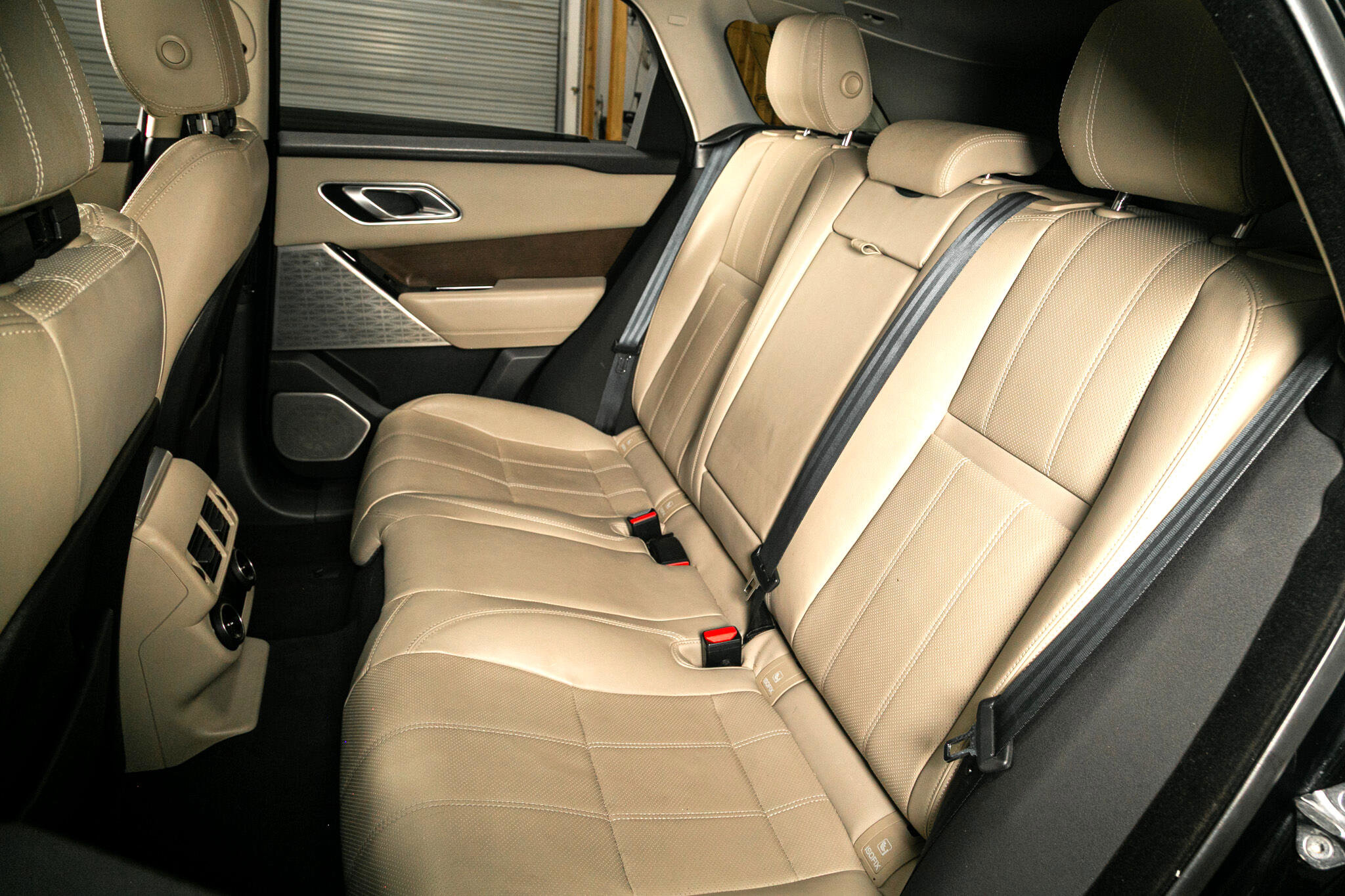 Used 2020 Land Rover Range Rover Velar S image 25