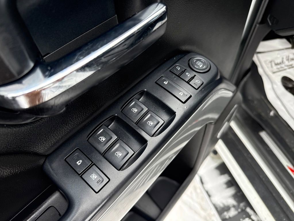 Used 2018 Chevrolet Silverado 2500 LTZ w/ Vortec Plus Package image 12