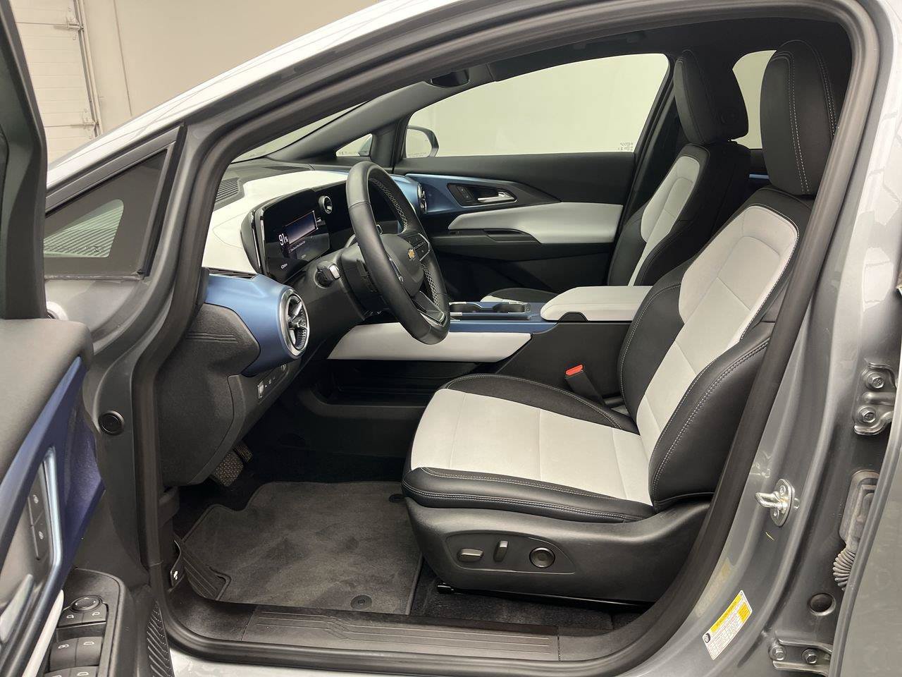 Certified 2024 Chevrolet Equinox EV LT AWD/4WD image 10