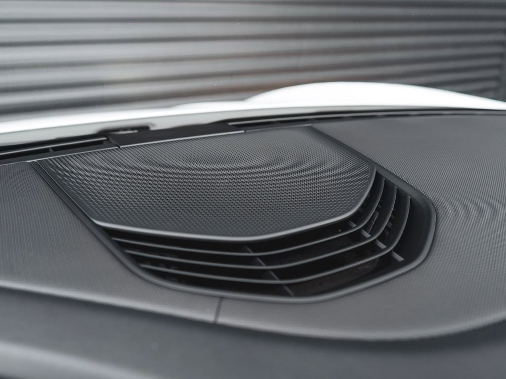 New 2026 Porsche Taycan image 22