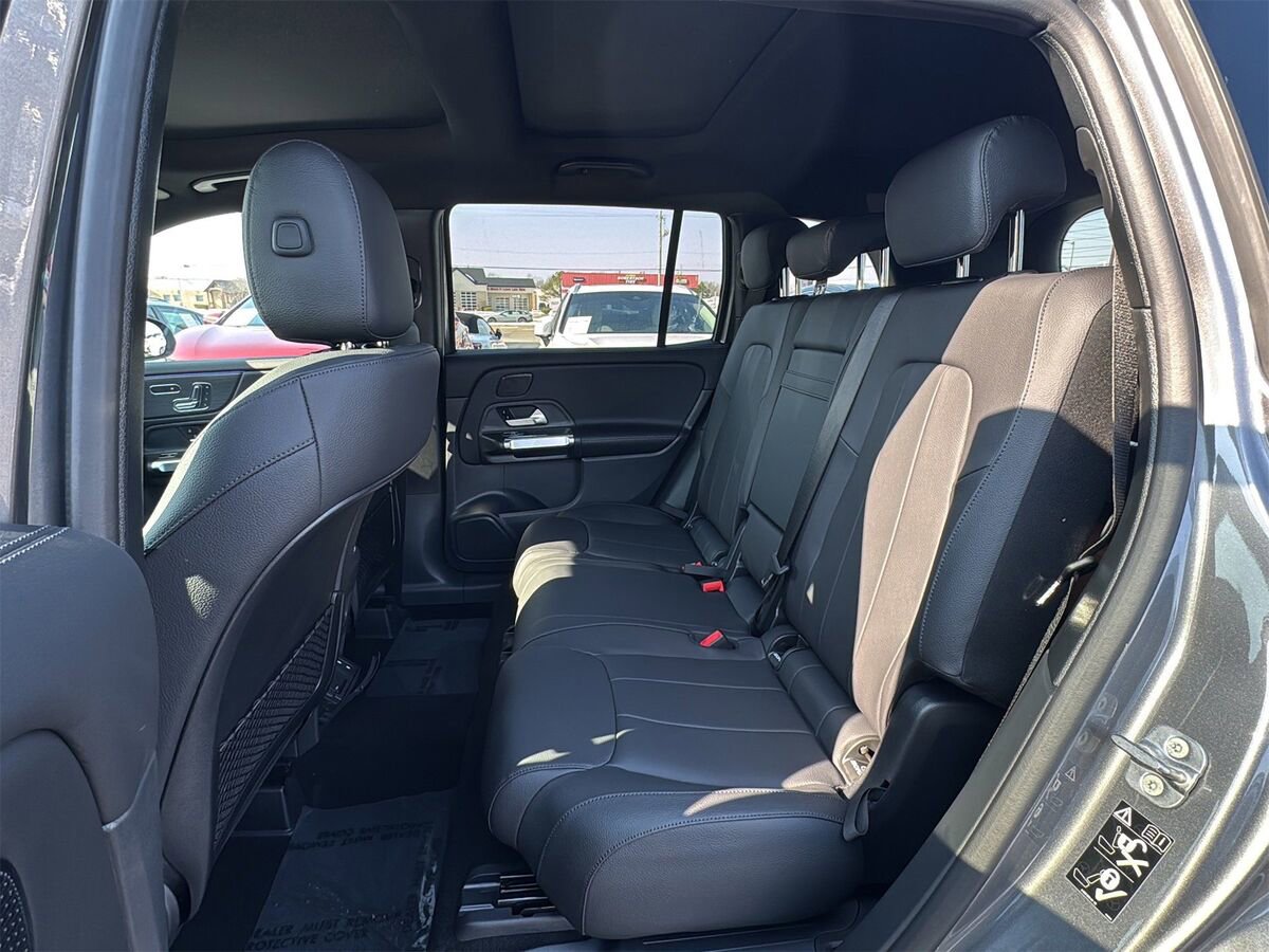 New 2026 Mercedes-Benz GLB 250 4MATIC image 12